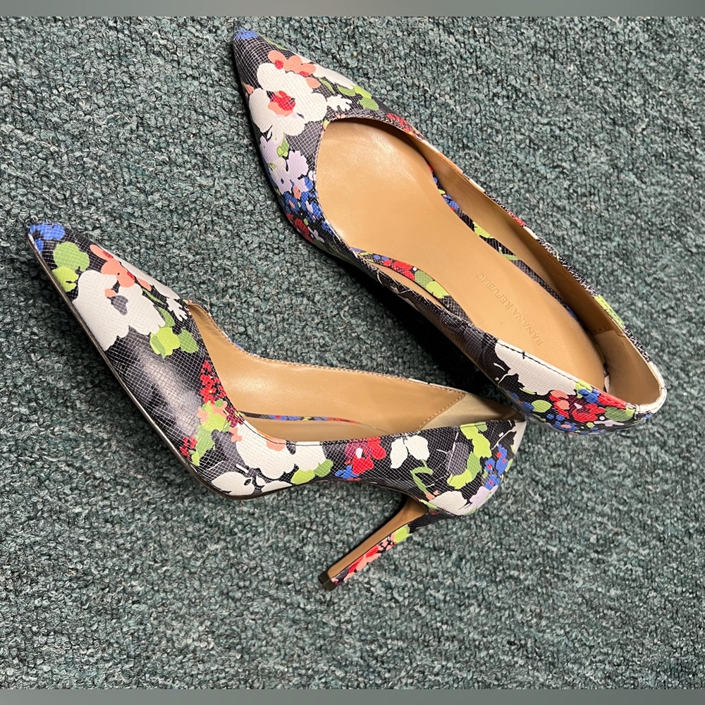 Banana Republic Floral Pumps Size 9 NWOB